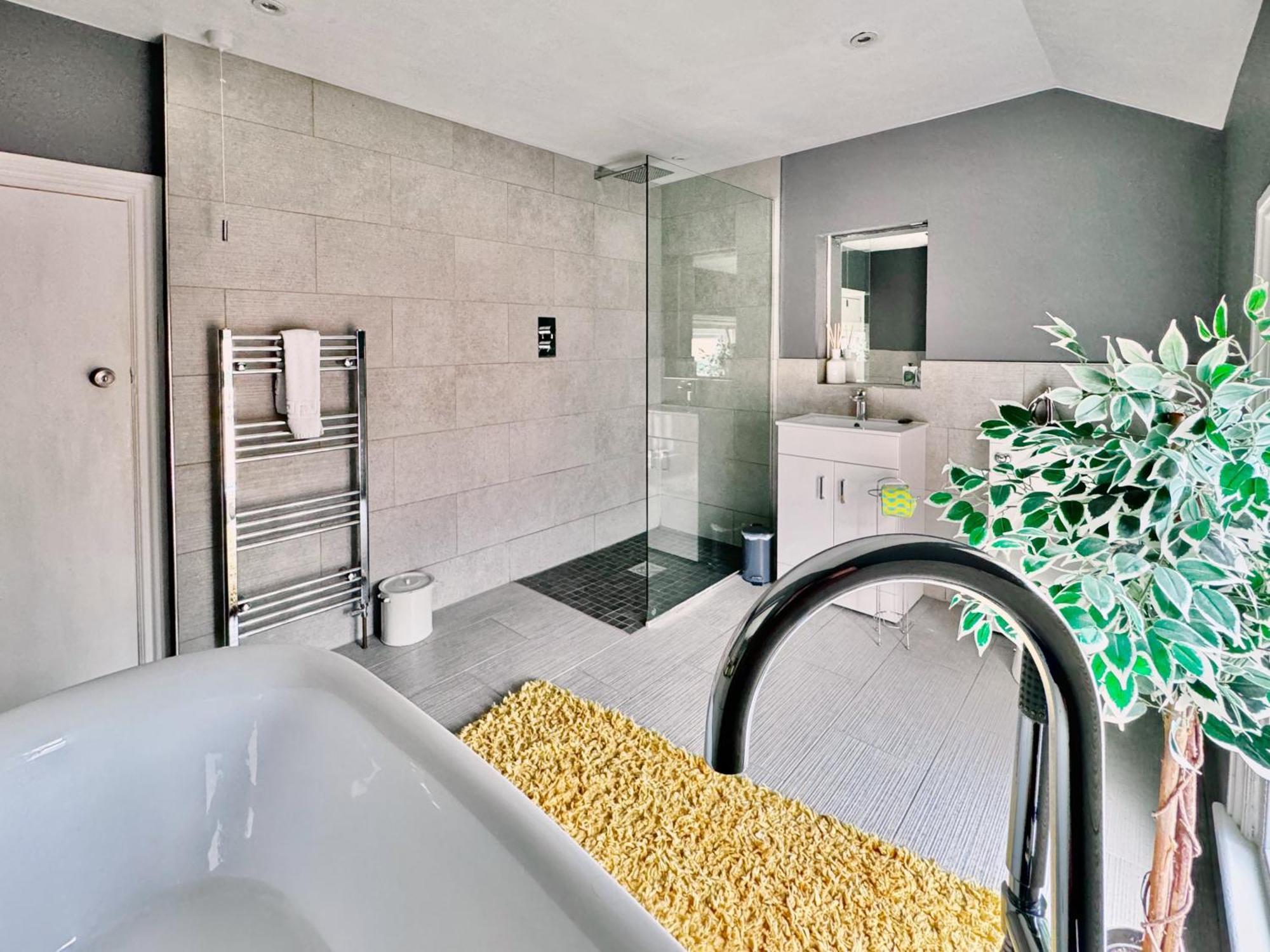 Apartment Victoria With Free Parking Скарборо Экстерьер фото