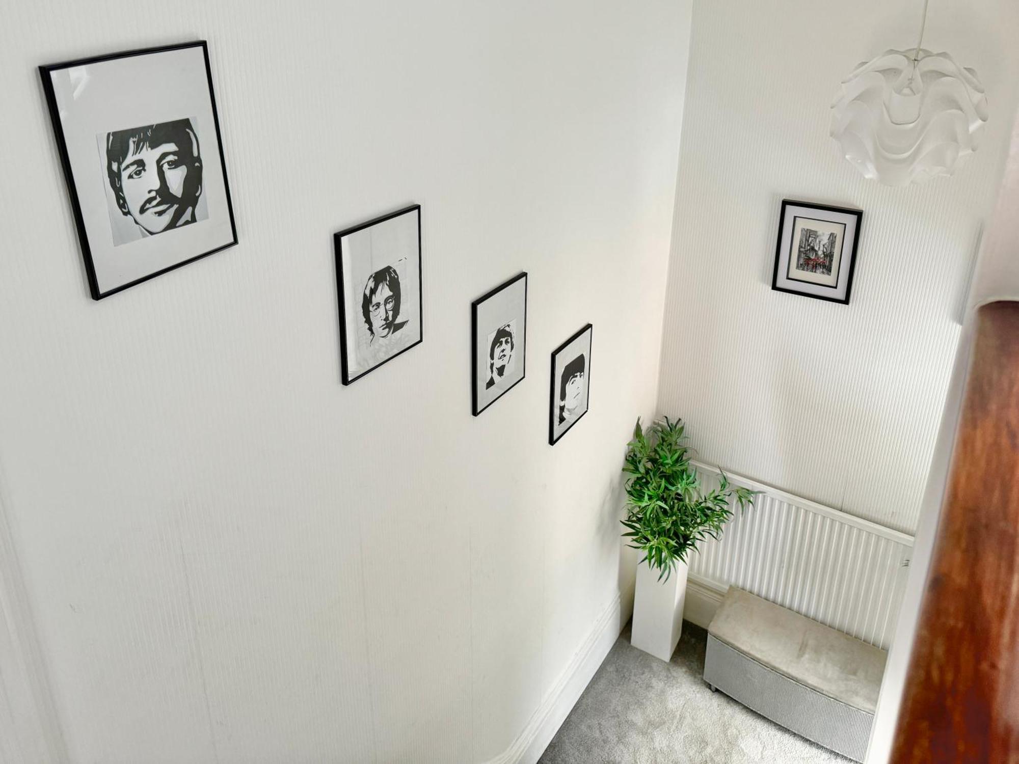 Apartment Victoria With Free Parking Скарборо Экстерьер фото