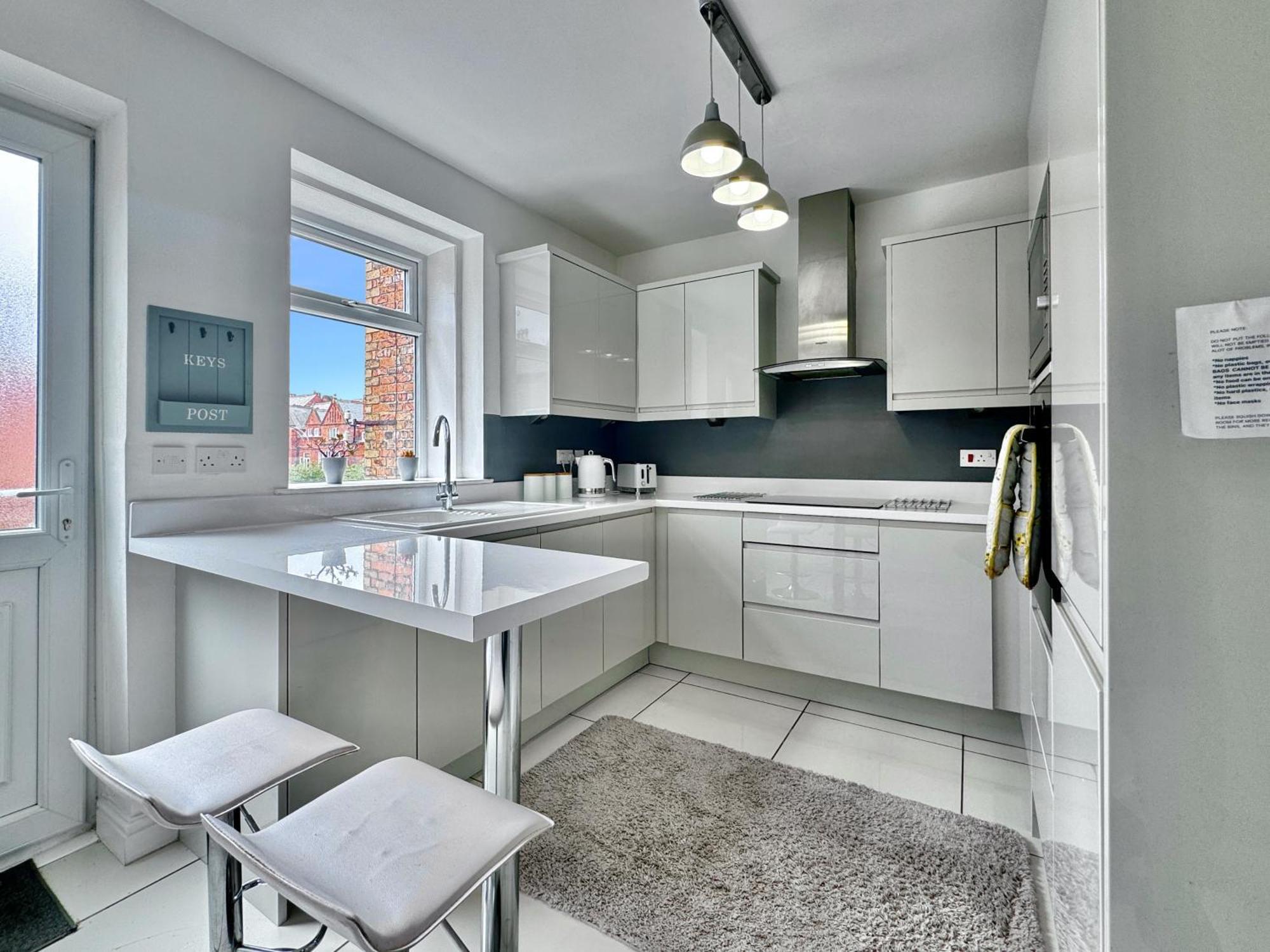 Apartment Victoria With Free Parking Скарборо Экстерьер фото